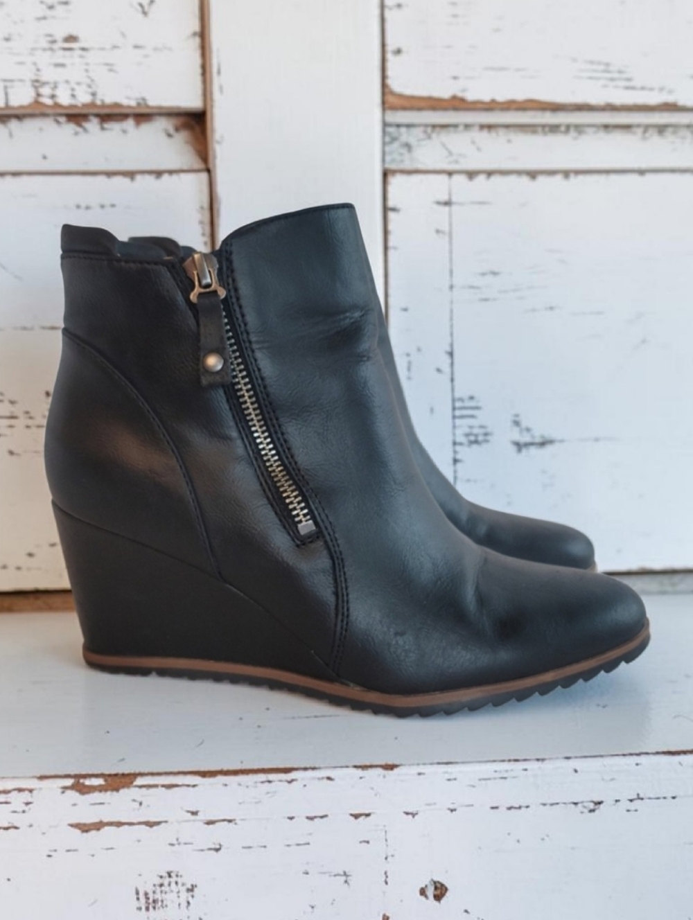 SOLE Haley Black Leather Wedge Ankle Boots SIZE 9M